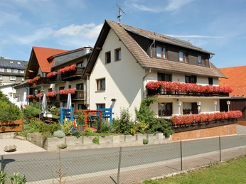 landgasthof-sauer-seitenansicht ©LANDGASTHOF SAUER.JPG