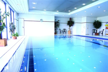 Bewegungsbad mit Aquajoggingrinne