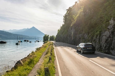 europcar-auto-thunersee-niesen.jpg