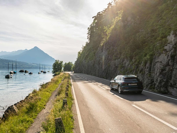 europcar-auto-thunersee-niesen.jpg