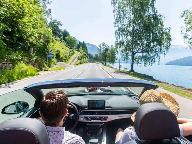 europcar-cabriolet-fahrt-am-see-entlang.jpg