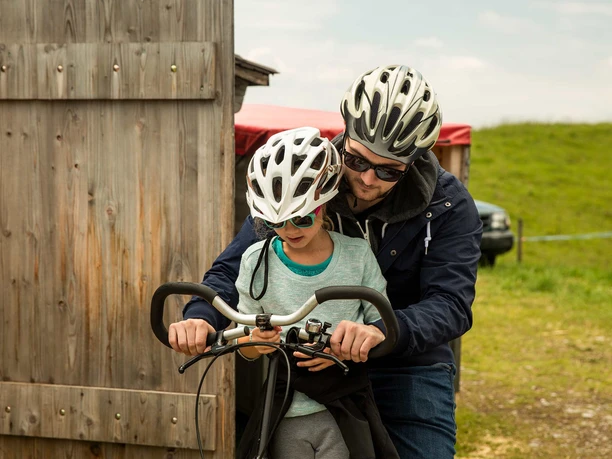 stockhorn-trotti-bike-familie-start-instruktion-sommer.jpg