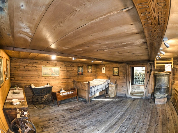 Einblicke in eine historische Wohnung in Mund Einblicke in eine historische Wohnung in Mund