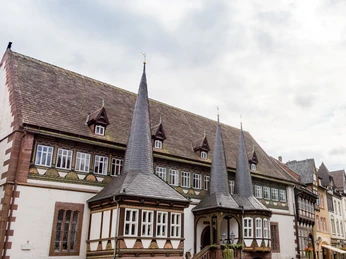 Oude stadhuis_diagonaal vanaf de zijkant