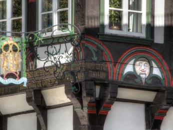 Brodhaus-Schnitzereien-Neidkopf