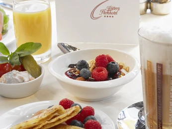 Frühstück mit Müsli im Rüters Parkhotel Frühstück mit Müsli im Rüters Parkhotel