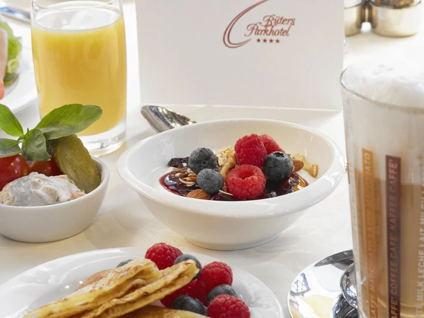 Frühstück mit Müsli im Rüters Parkhotel Frühstück mit Müsli im Rüters Parkhotel