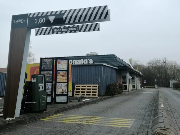 Mc Donalds_mc-drive McDonalds-mc-drive