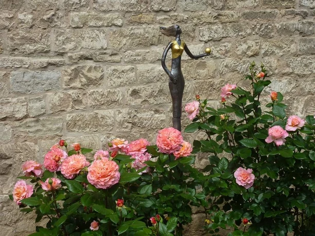 Rosencafe Kloster Brunshausen_Außenansicht Rosencafe Kloster Brunshausen_Außenansicht