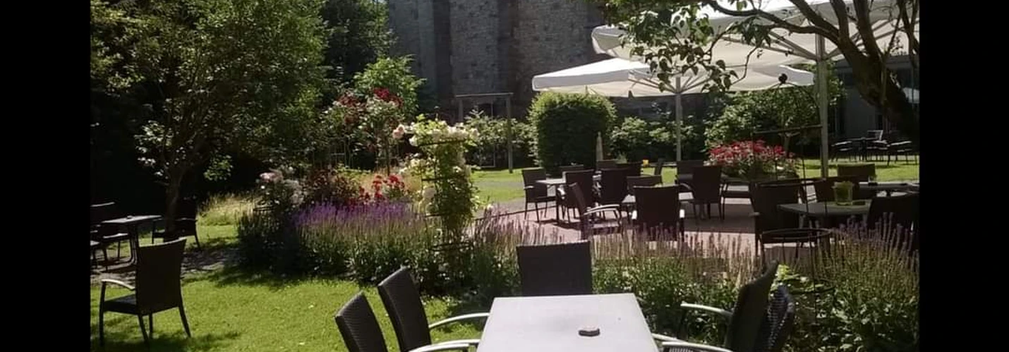 Rosencafe Kloster Brunshausen, Bettina Plock-Girmann (4).JPG Rosencafe Kloster Brunshausen