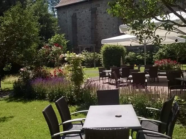 Rosencafe Kloster Brunshausen, Bettina Plock-Girmann (4).JPG Rosencafe Kloster Brunshausen