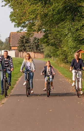 radfahren_elsterradweg_familie_tour.jpg