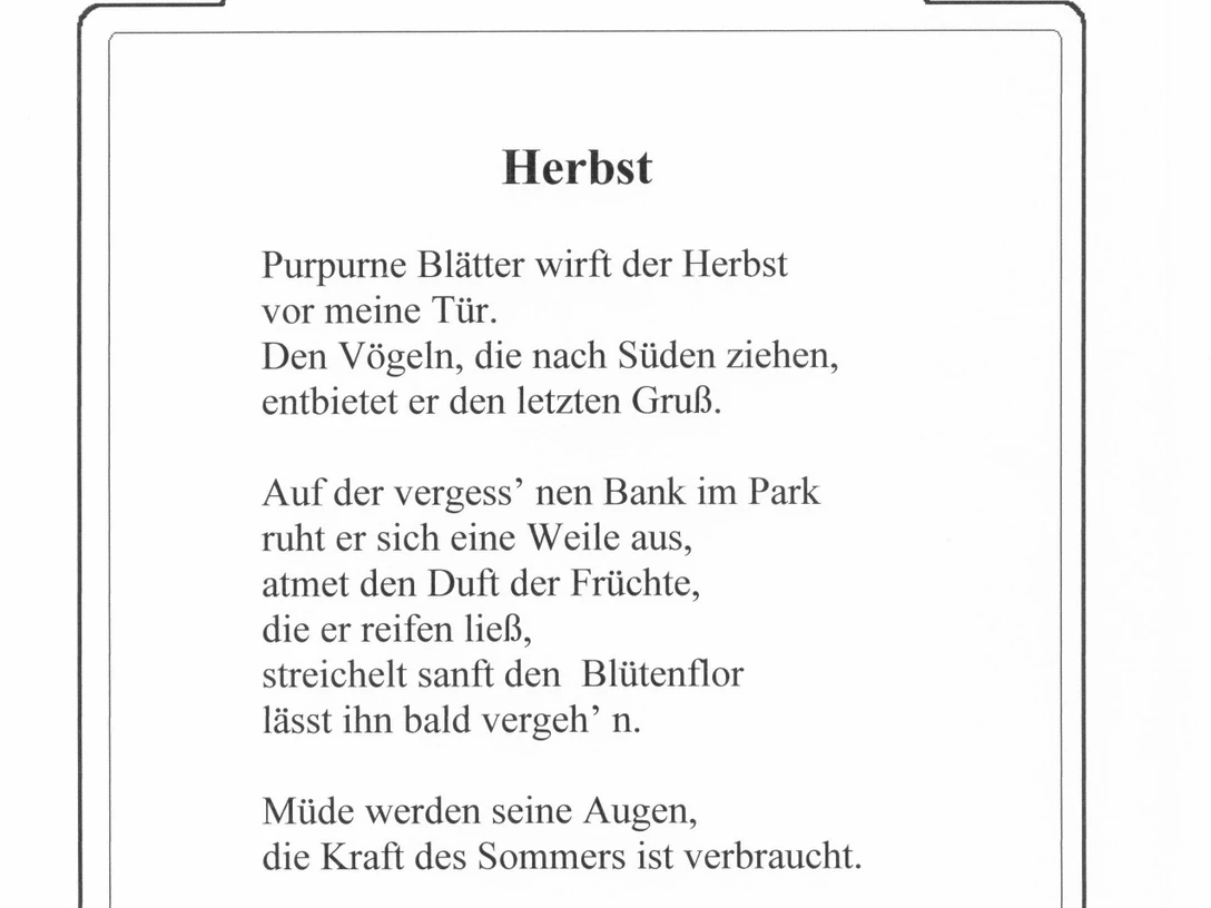 Lesestation 19 Herbstgedicht an einer Lesestation im Park, das von purpurnen Blättern und Abschied erzählt.