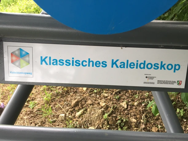 Nahaufnahme vom Schild des klassischen Kaleidoskop.