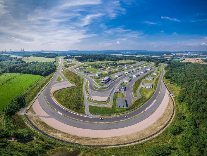 Test- und Präsentationsstrecke Bilster Berg Drive Resort Vogelperspektive von der Test- und Präsentationsstrecke am Bilster Berg Drive Resort.