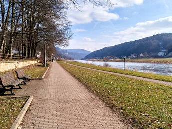 Elbtal in Bad Schandau Die Uferpromenade in Bad Schandau