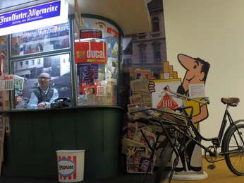 Kiosk in der Abteilung Siegburg nach dem 2. Weltkrieg