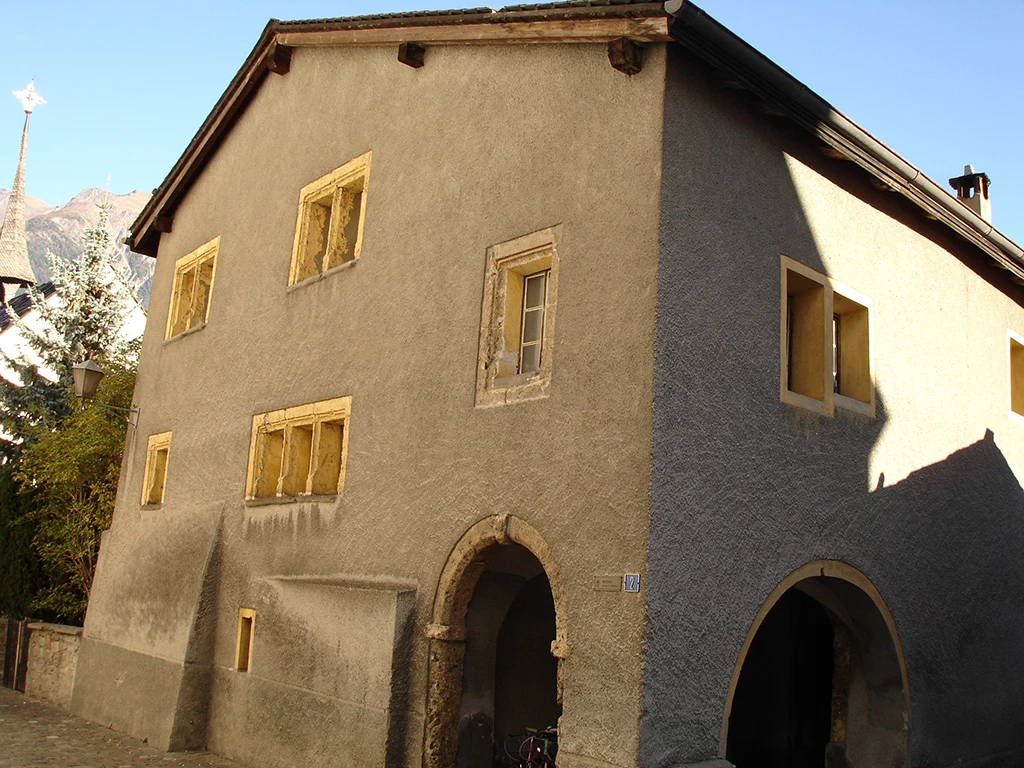 Das Waldenhaus in Naters – eine bewegte Baugeschichte Das Waldenhaus in Naters – eine bewegte Baugeschichte