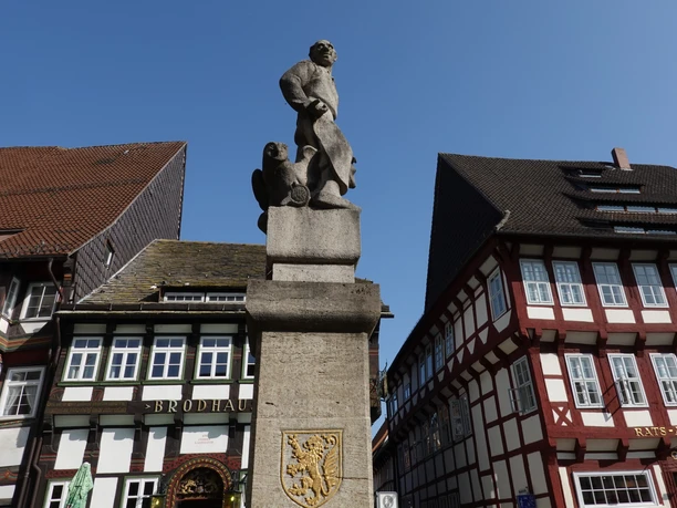 Brodhaus und Ratsapotheke_Marktplatz Einbeck Brodhaus og Ratsapotheke_Marketplace Einbeck