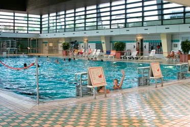 sehusa-schwimmbad-von-innen
