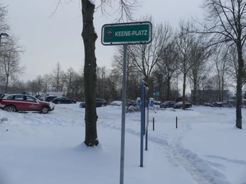 parkeerplaats-koeppenweg-neues-rathaus-keene-plein-bord