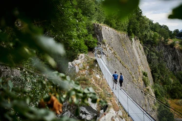 Die Massegga-Hängebrücke wartet darauf entdeckt zu werden. Die Massegga-Hängebrücke wartet darauf entdeckt zu werden.