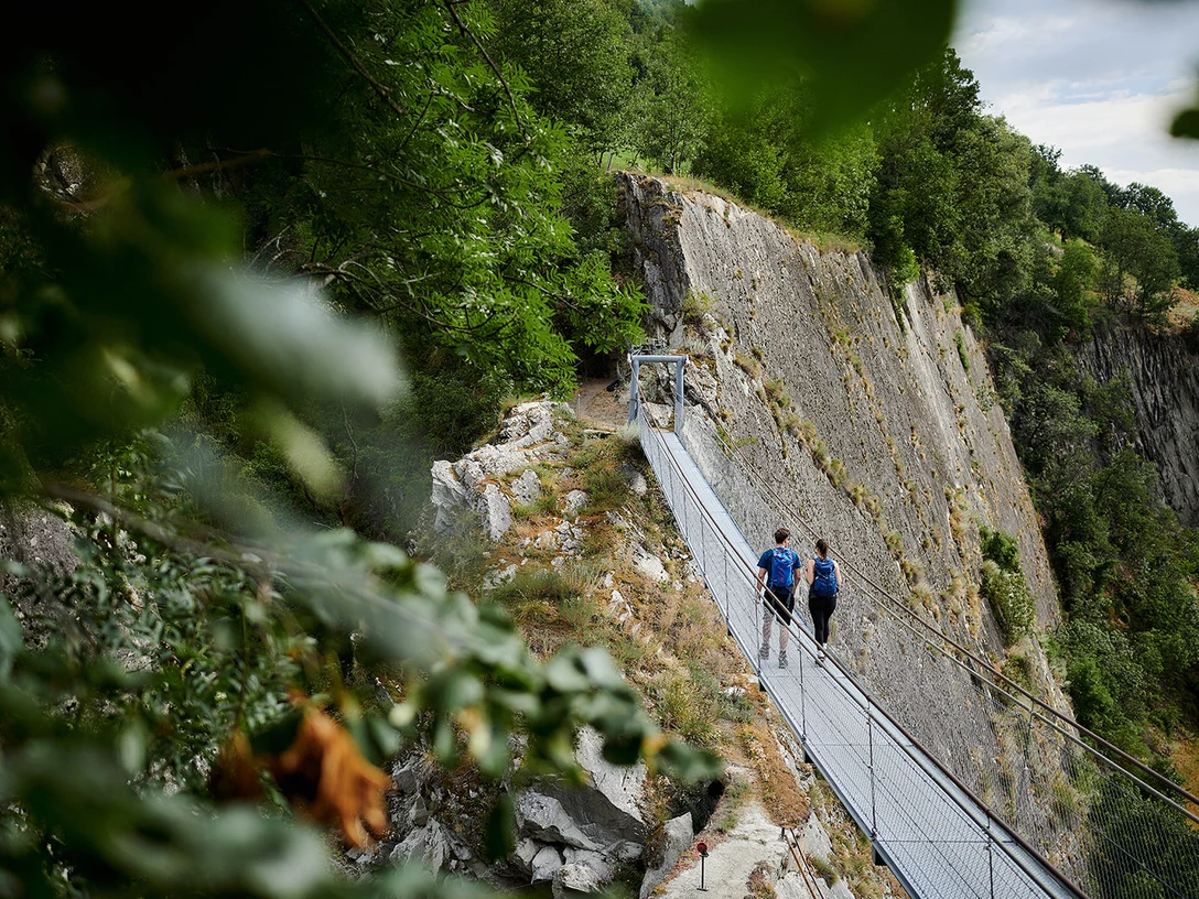 Die Massegga-Hängebrücke wartet darauf entdeckt zu werden. Die Massegga-Hängebrücke wartet darauf entdeckt zu werden.