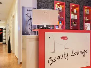 empfang2 ©mp moving-pictures gmbh, Nice Cosmetic Agentur UG.jpg