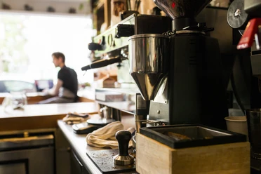 coffee-machine-in-coffee-shop-2DVYDPX.jpg Coffee machine in coffee shop