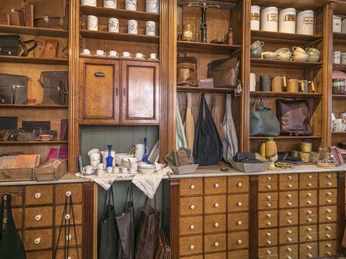 Ladengeschäft Alter Provisor Ladengeschäft Alter ProvisorThe Alter Provisor Shop