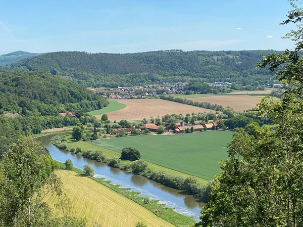 Panoramisch uitzicht op het Weserbergland