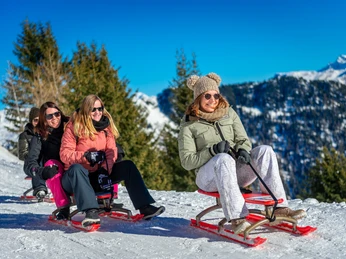 Der Schlittelspass auf der Belalp ist für Klein und Gross ein Abenteuer. Der Schlittelspass auf der Belalp ist für Klein und Gross ein Abenteuer.