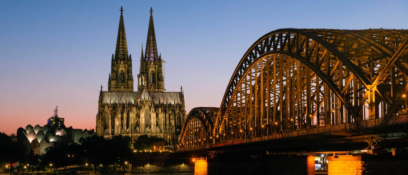 Kölner Dom und Hohenzollernbrücke Kölner Dom und Hohenzollernbrücke bei Dämmerung