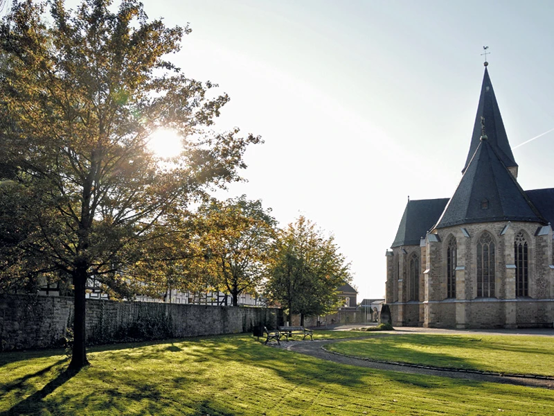 Marien-Wallfahrtskirche Bödingen Kirche im Abendlicht
