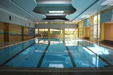 Schwimmhalle
