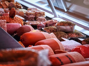 Wurstware aus eigener Herstellung