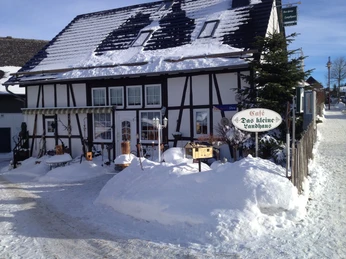 das-kleine-landhaus-willingen-ansicht-winter.JPG