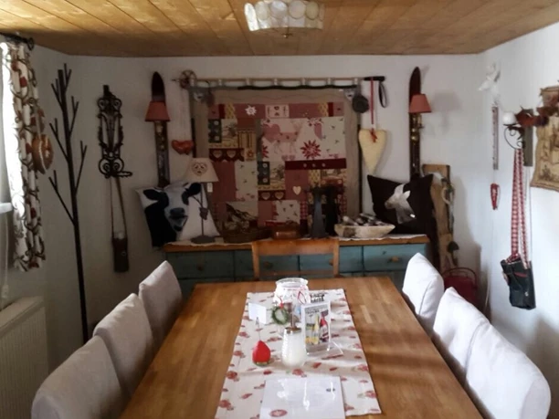 das-kleine-landhaus-willingen-tafel.jpg