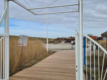 Trockenstrand Upleward Brücke.jpg Trockenstrand Upleward Brücke