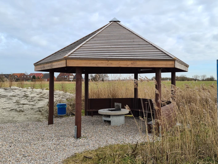 Trockenstrand Upleward Fahrradschutzhütte / Unterstand Trockenstrand Upleward Grillstand