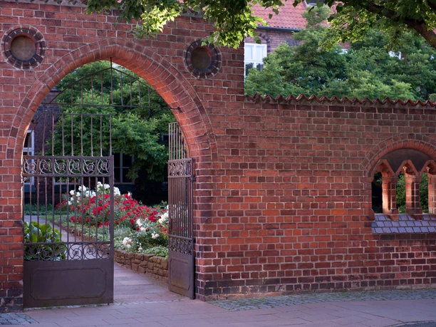 Rathaus Lüneburg Eingang Rathausgarten Der Eingang in den Rathausgarten Lüneburg