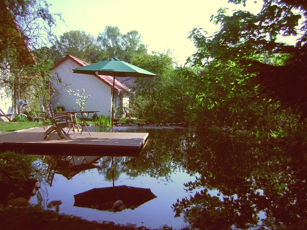 Schwimmteich mit Steg Kastanienhof Kastanienhof