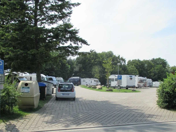Einfahrt Wohnmobilstellplatz Sülzwiesen in Lüneburg 69 Plätze auf dem Wohnmobilstellplatz Lüneburg