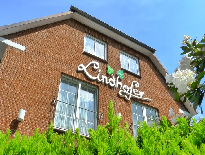 Außenansicht Ferienwohnungen Pension Lindhofer Ferienwohnungen Pension LindhoferApartments Pension LindhoferFerielejligheder Pension LindhoferVakantiewoningen Pension Lindhofer