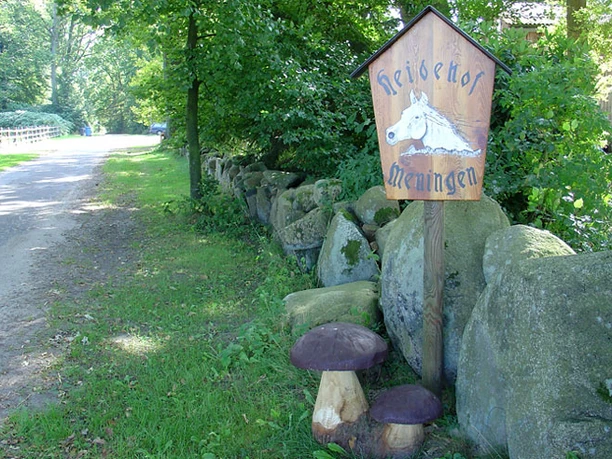 Auffahrt Reit-und Ferienhof Meningen Reit-und Ferienhof Meningen