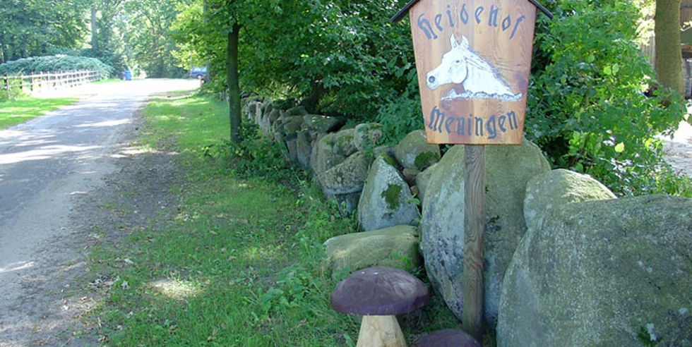 Auffahrt Reit-und Ferienhof Meningen Reit-und Ferienhof Meningen