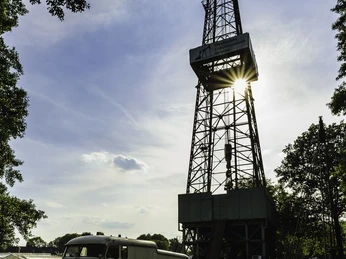 Erdölmuseum in Wietze Das Erdölmuseum in Wietze liegt am Aller RadwegThe petroleum museum in Wietze is located on the Aller cycle pathOliemuseet i Wietze ligger på Aller-cykelstienHet petroleummuseum in Wietze ligt aan het Aller fietspad