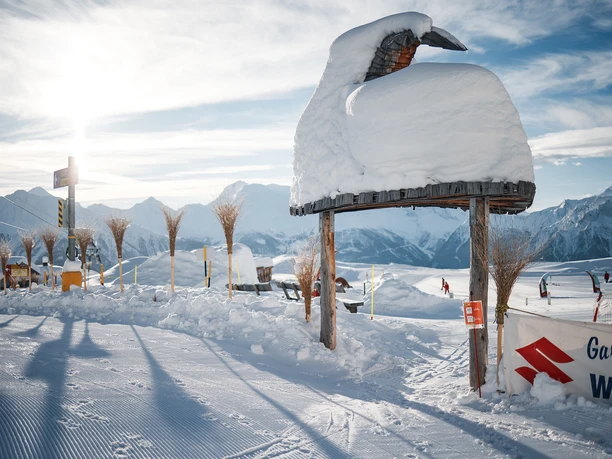 In Hexenland on the Belalp, children learn to ski. In Hexenland on the Belalp, children learn to ski.