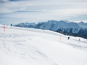 Eine permanente Rennstrecke mit Zeitmessung. Eine permanente Rennstrecke mit Zeitmessung.A permanent race track with timing.