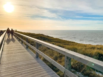 Kliffweg im Winter Kliffweg im Winter bei Sonnenschein